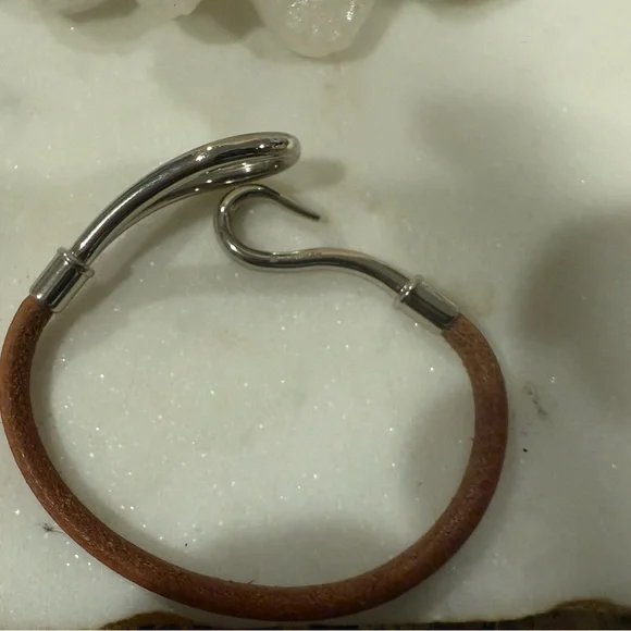 Preloved excellent condition Hermes hook  Bracelet like new authentic - Picture 7 of 10